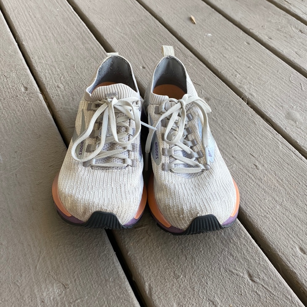 Brooks Energize Neutral DNA AMP Running Sneakers